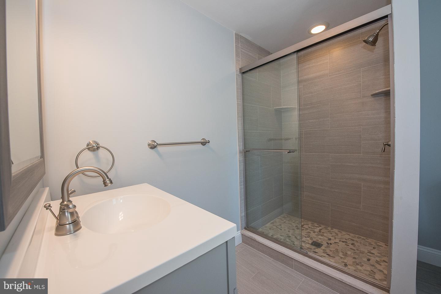 29 Marple Road Haverford, PA 19041 - Photo 17 of 30 Master Bathroom
