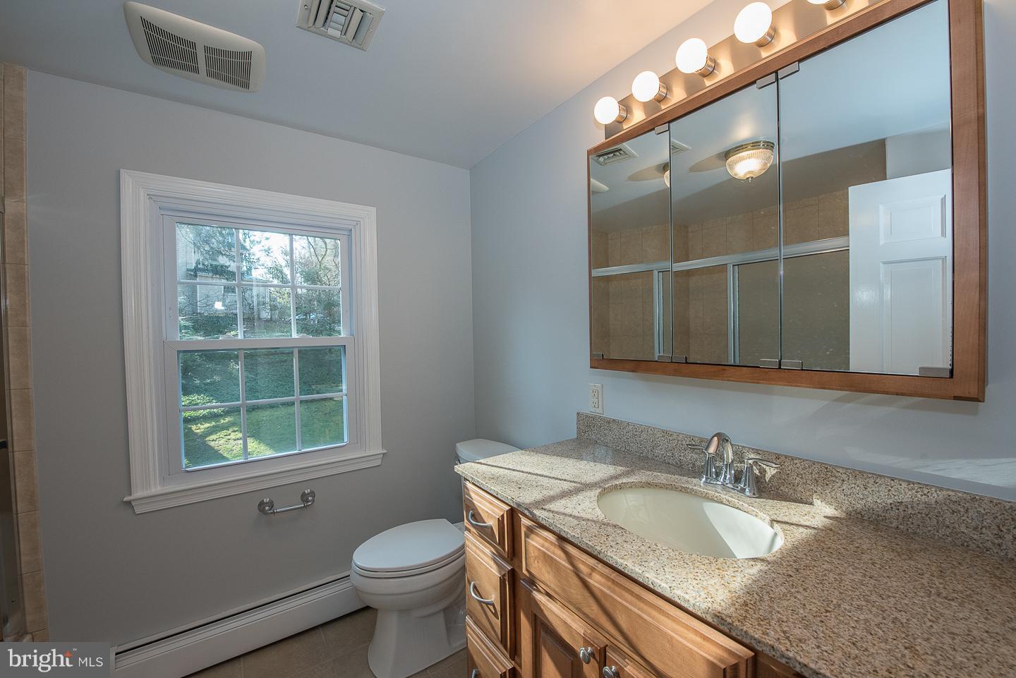 29 Marple Road Haverford, PA 19041 - Photo 21 of 30 Full Hall Bath