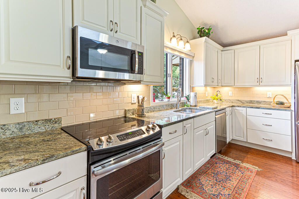 65 Lake Hills Road Pinehurst, NC 28374 - Photo 18 of 43 Granite counter tops