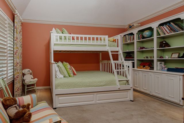 $1,798,000 | 26 South Windsail Place, The Woodlands, TX 77381