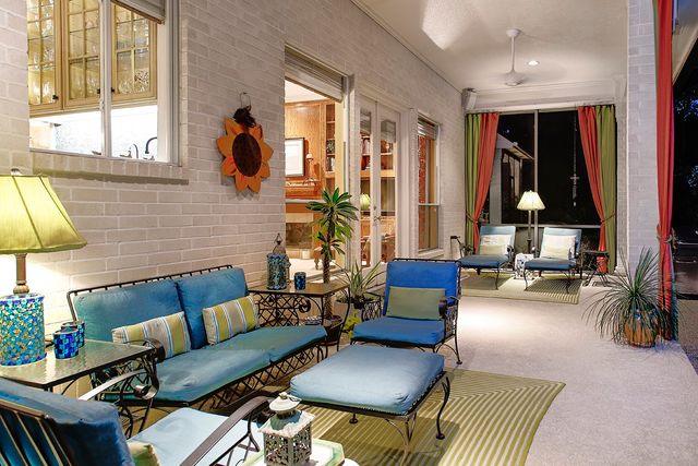 $1,798,000 | 26 South Windsail Place, The Woodlands, TX 77381