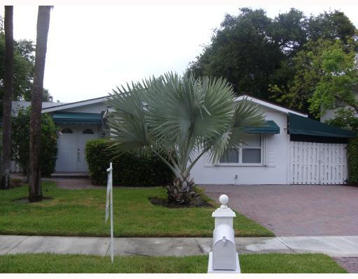 715 West Park Drive Boca Raton, FL 33432 - Photo 1 of 15 Primary Photo