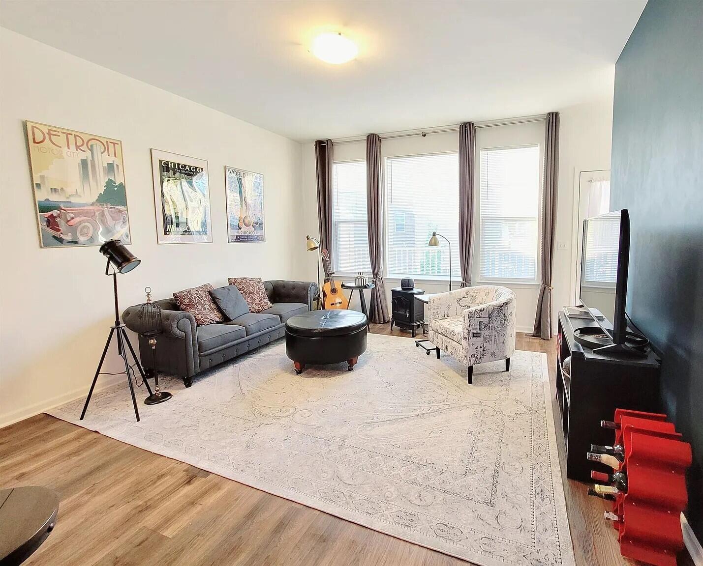 2500 Normandy Road, Unit 72 Royal Oak, MI 48073 - Photo 2 of 11 Living Room