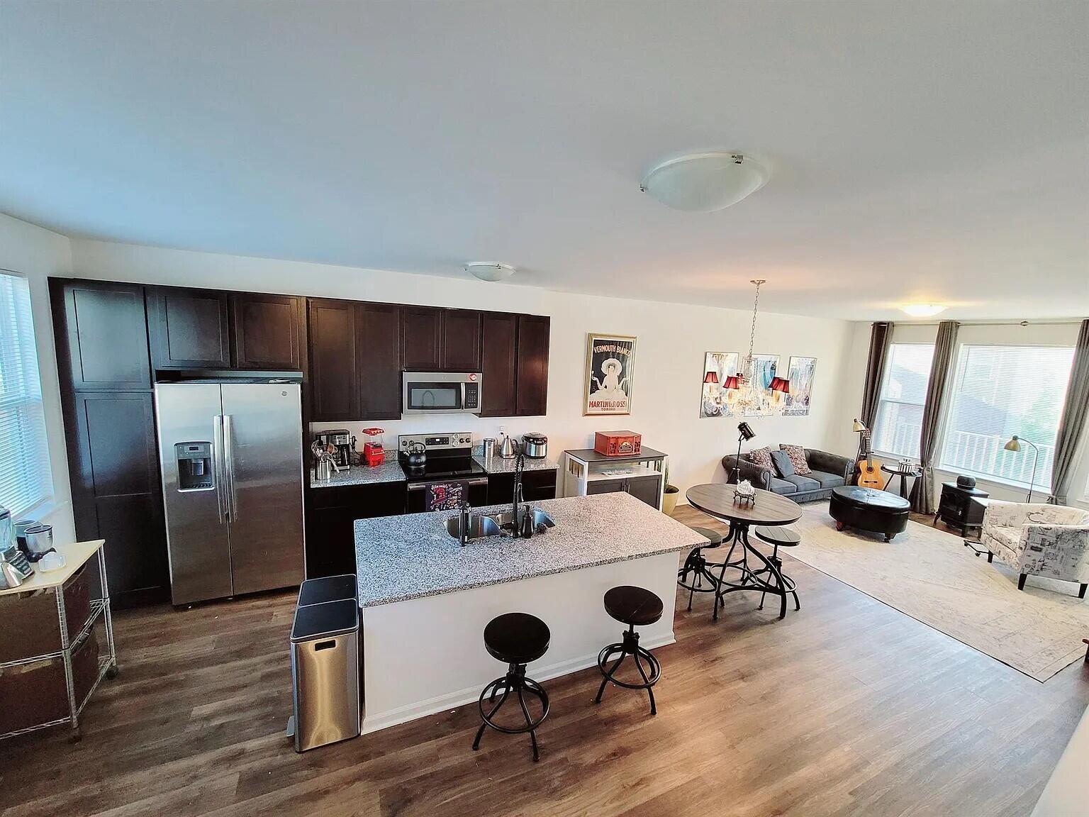 2500 Normandy Road, Unit 72 Royal Oak, MI 48073 - Photo 3 of 11 Kitchen