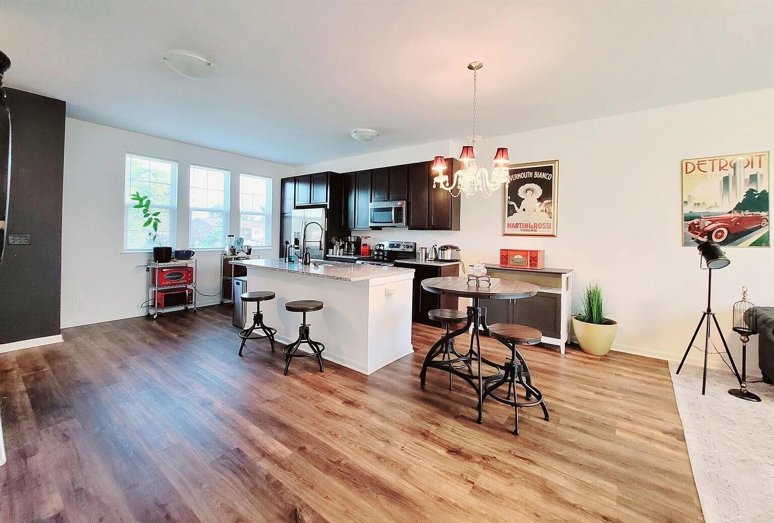 2500 Normandy Road, Unit 72 Royal Oak, MI 48073 - Photo 4 of 11 Kitchen II