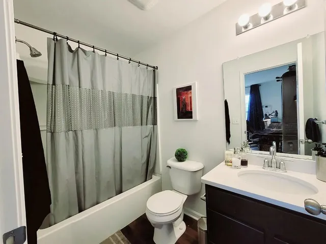 $2,550 | 2500 Normandy Road, Unit 72, Royal Oak, MI 48073