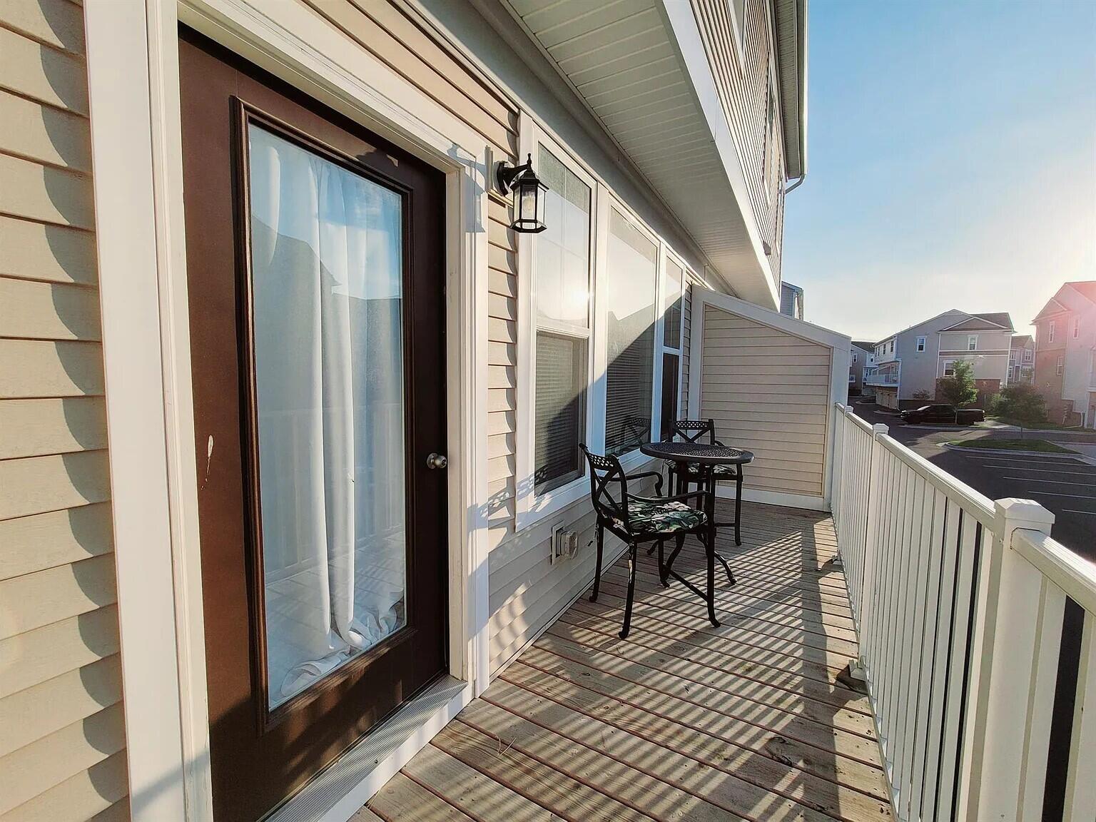 2500 Normandy Road, Unit 72 Royal Oak, MI 48073 - Photo 10 of 11 Patio Deck