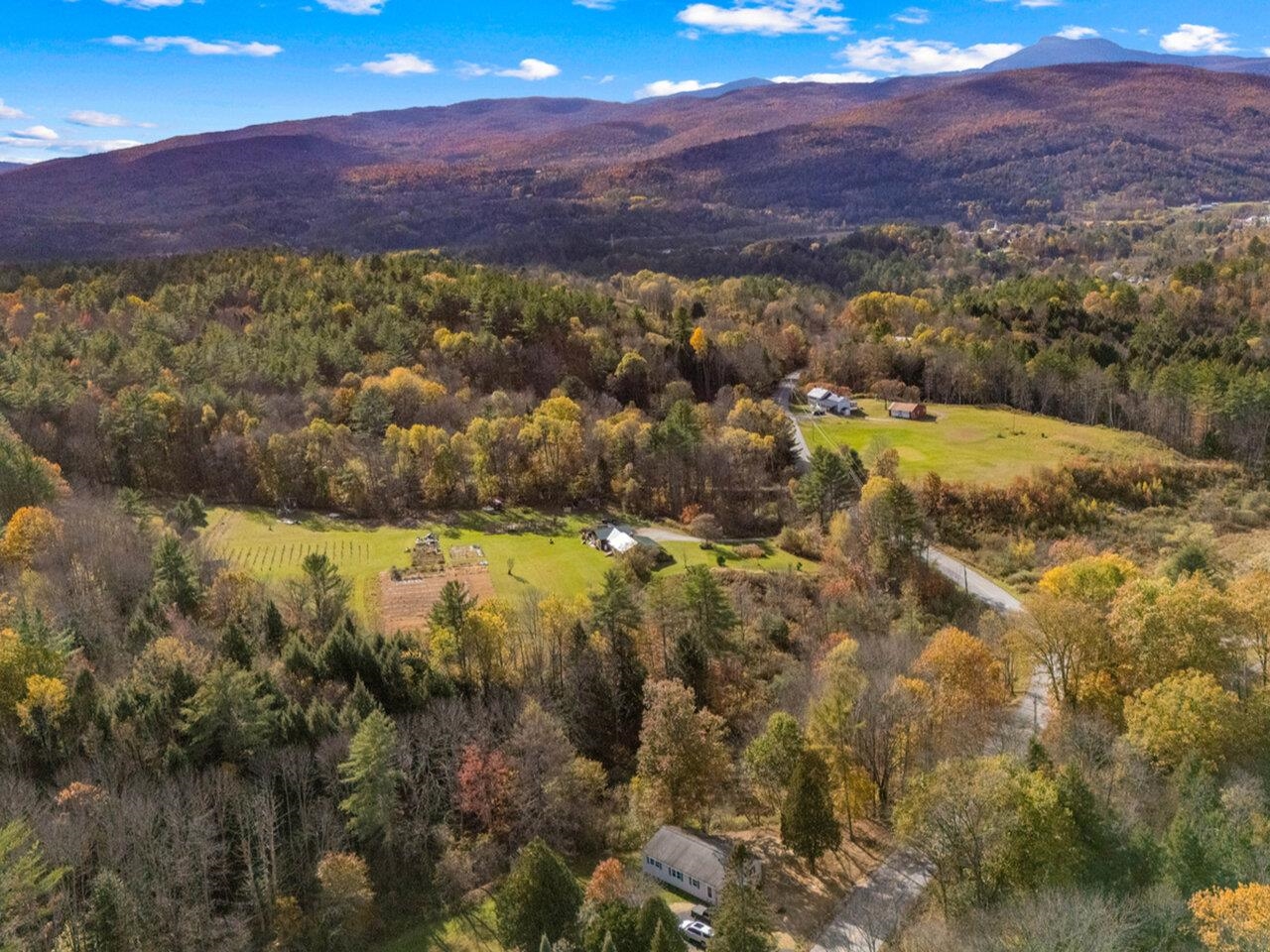 938 Perry Hill Road Waterbury, VT 05676 - Photo 2 of 43