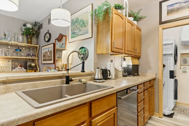 $385,000 | 702 Clardell Drive, Sun Prairie, WI 53590