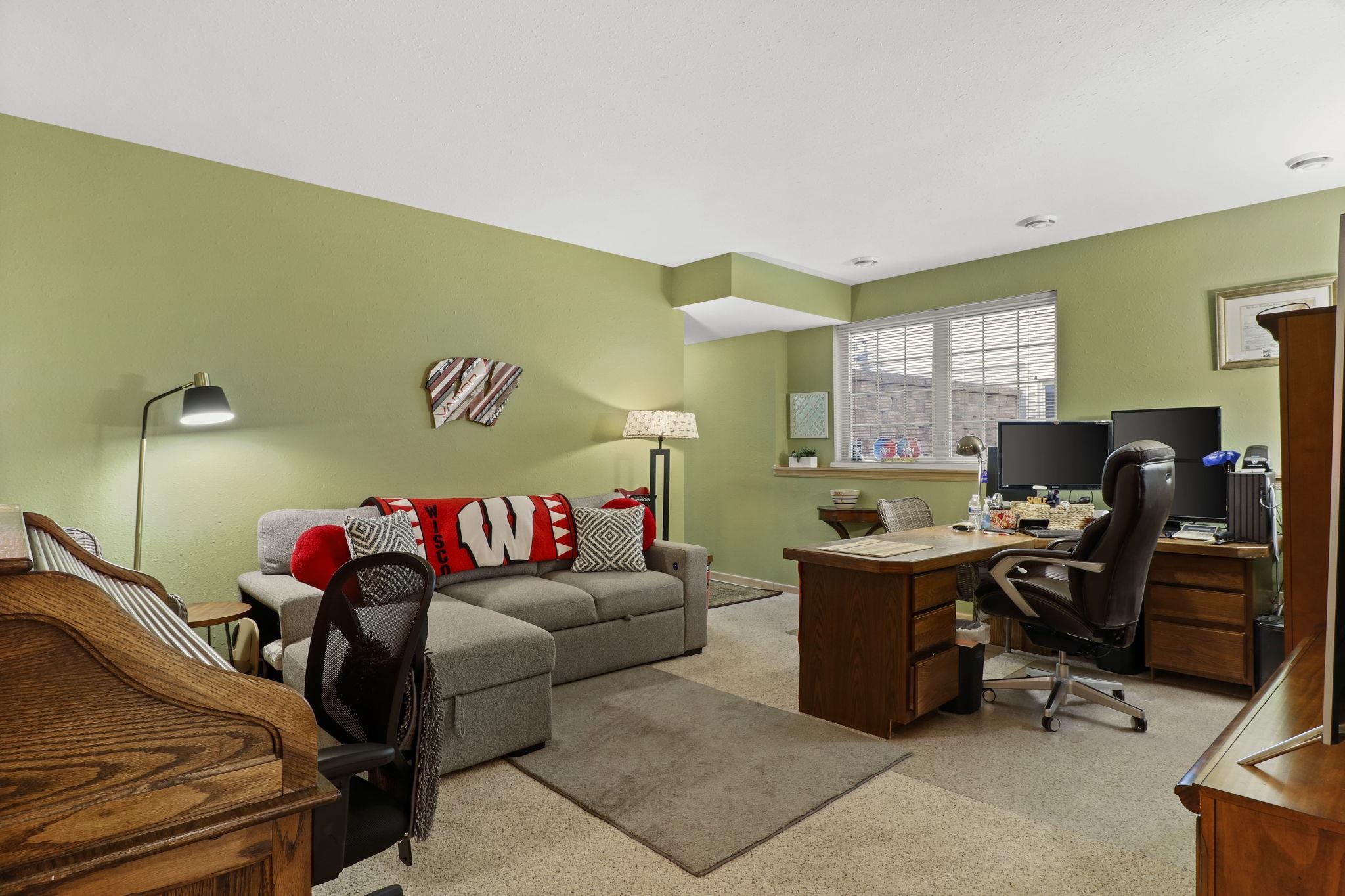 702 Clardell Drive Sun Prairie, WI 53590 - Photo 24 of 35