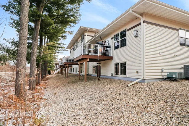 $385,000 | 702 Clardell Drive, Sun Prairie, WI 53590