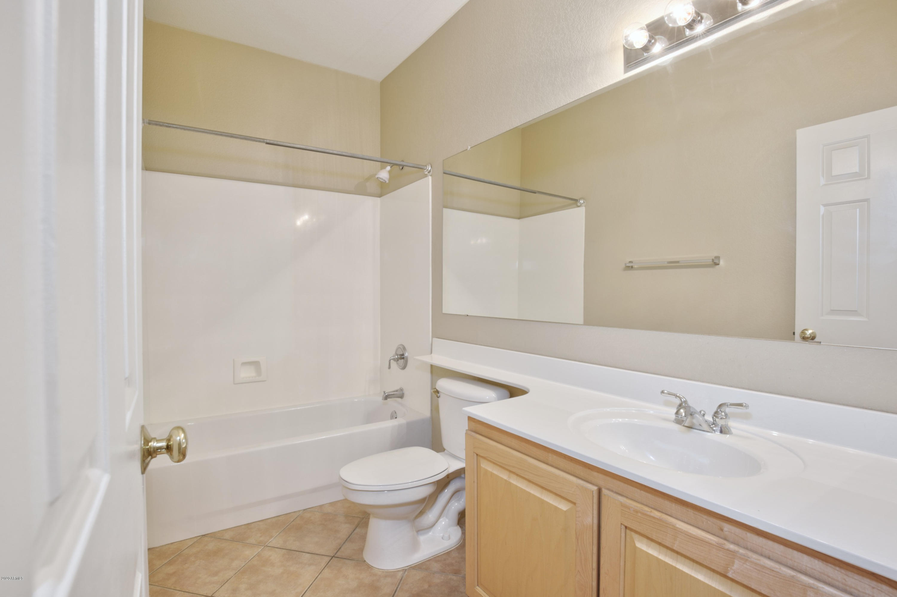 2852 East Fremont Road Phoenix, AZ 85042 - Photo 20 of 35 bathroom2