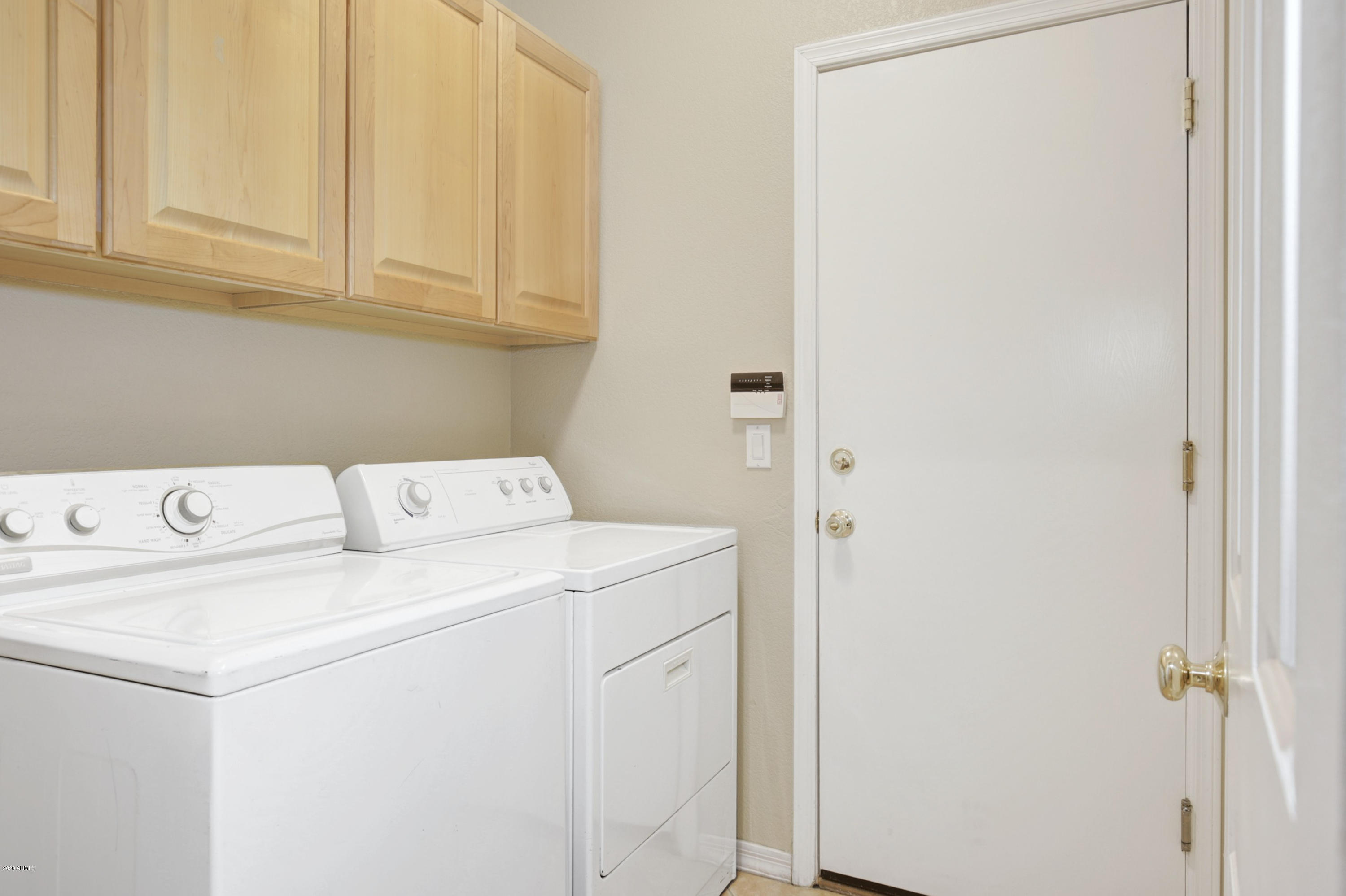 2852 East Fremont Road Phoenix, AZ 85042 - Photo 22 of 35 laundry room
