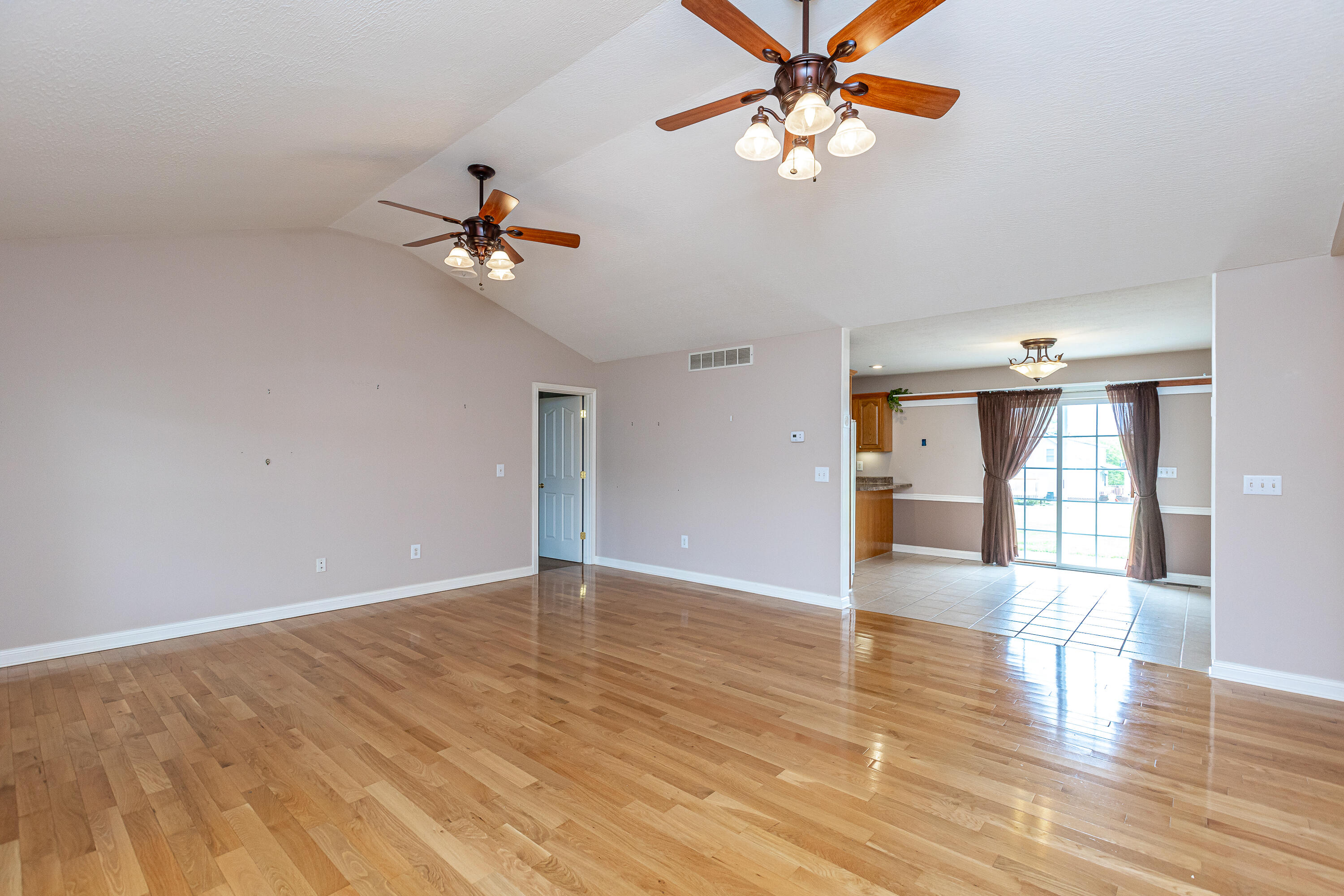 218 Ash Road Hustonville, KY 40437 - Photo 9 of 31 1-5