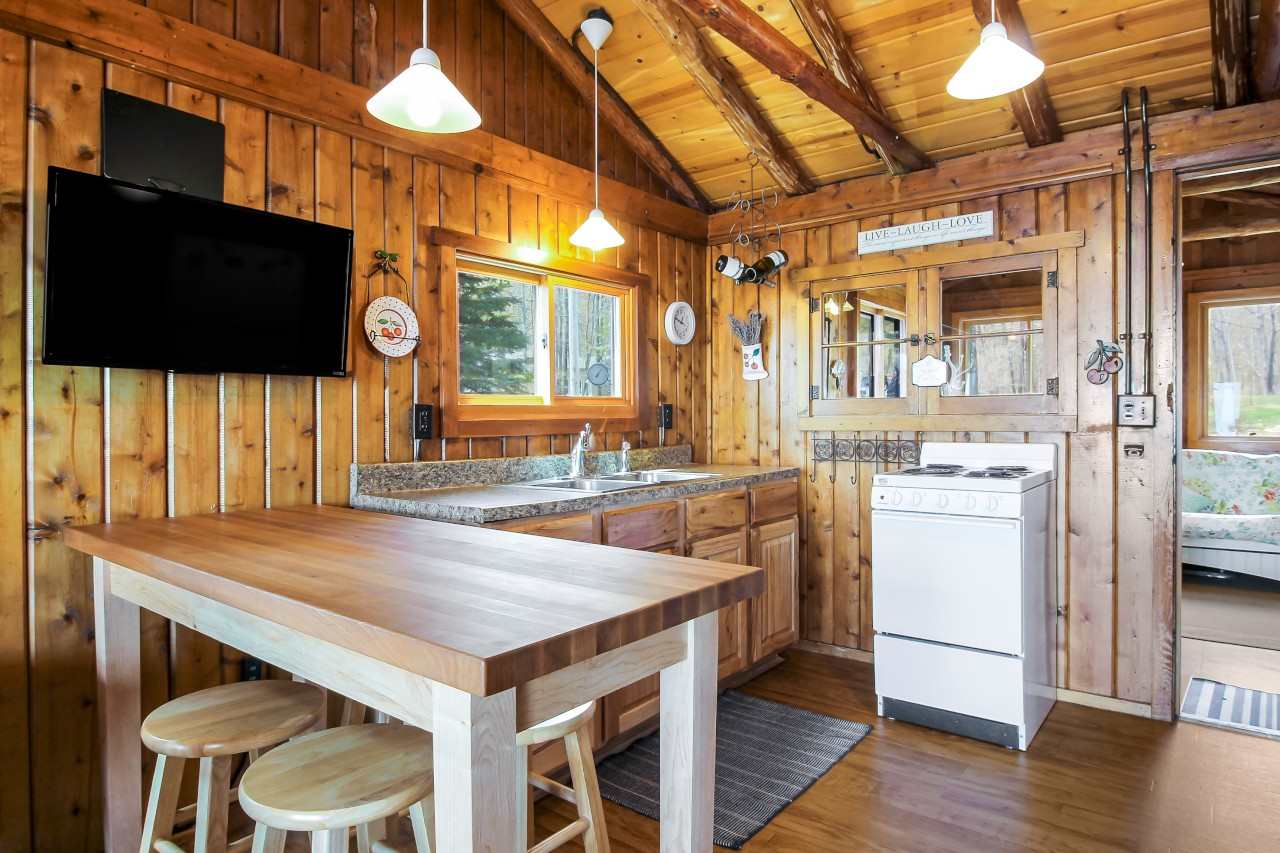 12440 Bluff Road Traverse City, MI 49686 - Photo 12 of 29 1861286-11.JPG