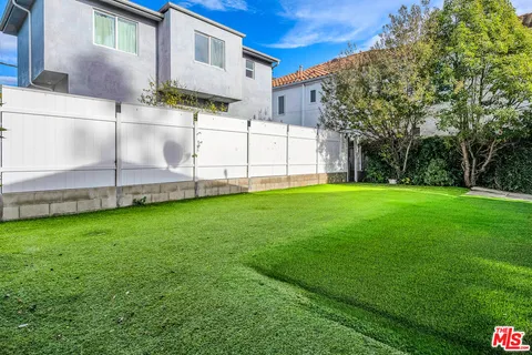 $9,900 | 922 South Bundy Drive, Los Angeles, CA 90049
