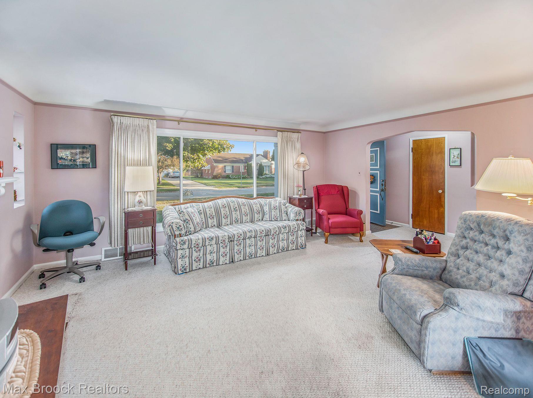 4229 Buckingham Road Royal Oak, MI 48073 - Photo 2 of 36 Living Room