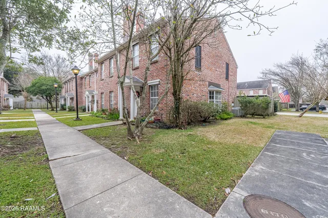 $199,860 | 416 Doucet Road, Unit 3A, Lafayette, LA 70503