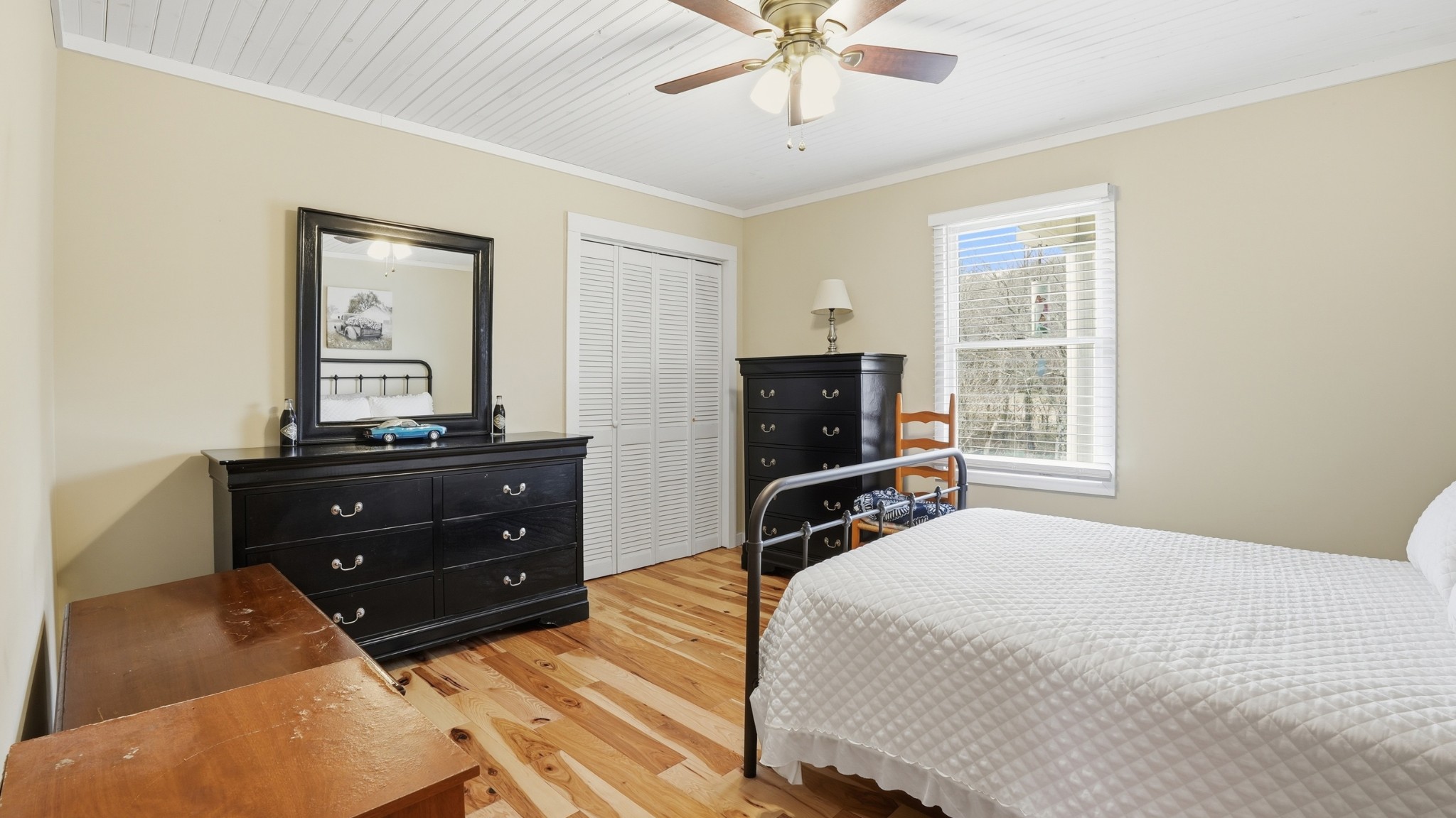 1101 Bagley Hollow Road Fayetteville, TN 37334 - Photo 38 of 52 a bedroom with a bed and a flat screen tv