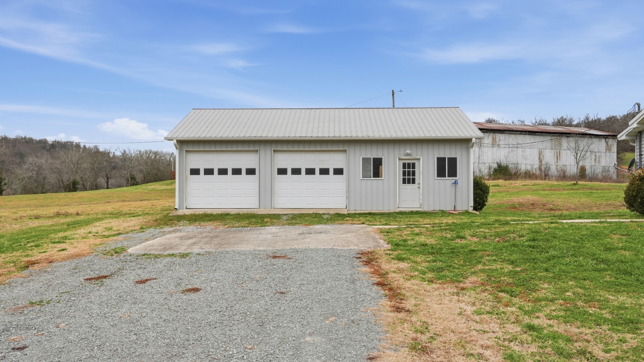1101 Bagley Hollow Road Fayetteville, TN 37334 - Photo 6 of 52 a view of a big room with a yard and fence