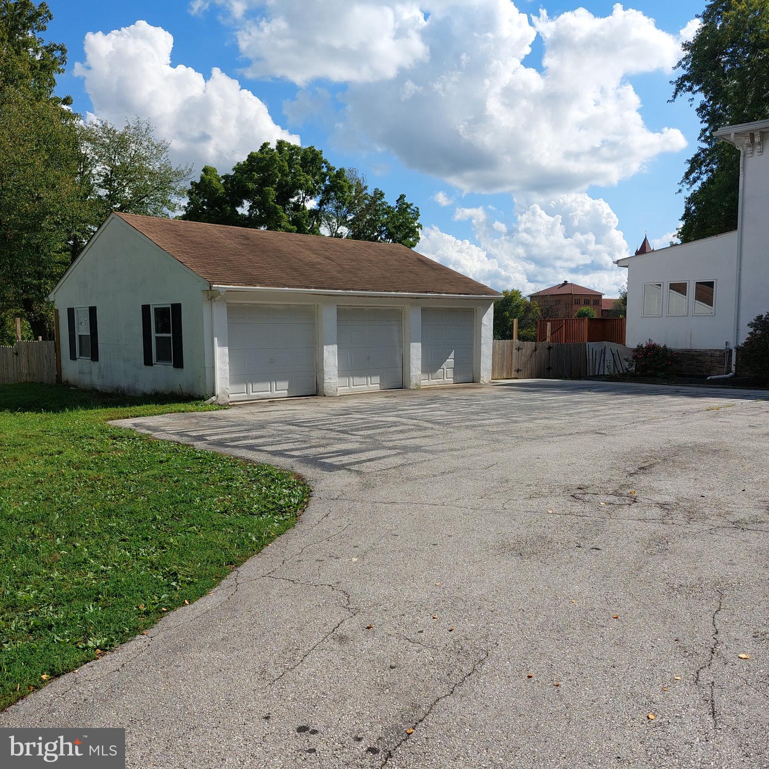 1272 Pawlings Road Norristown, PA 19403 - Photo 37 of 38 3 car garage