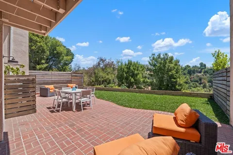$1,915,000 | 2632 Claray Drive, Los Angeles, CA 90077