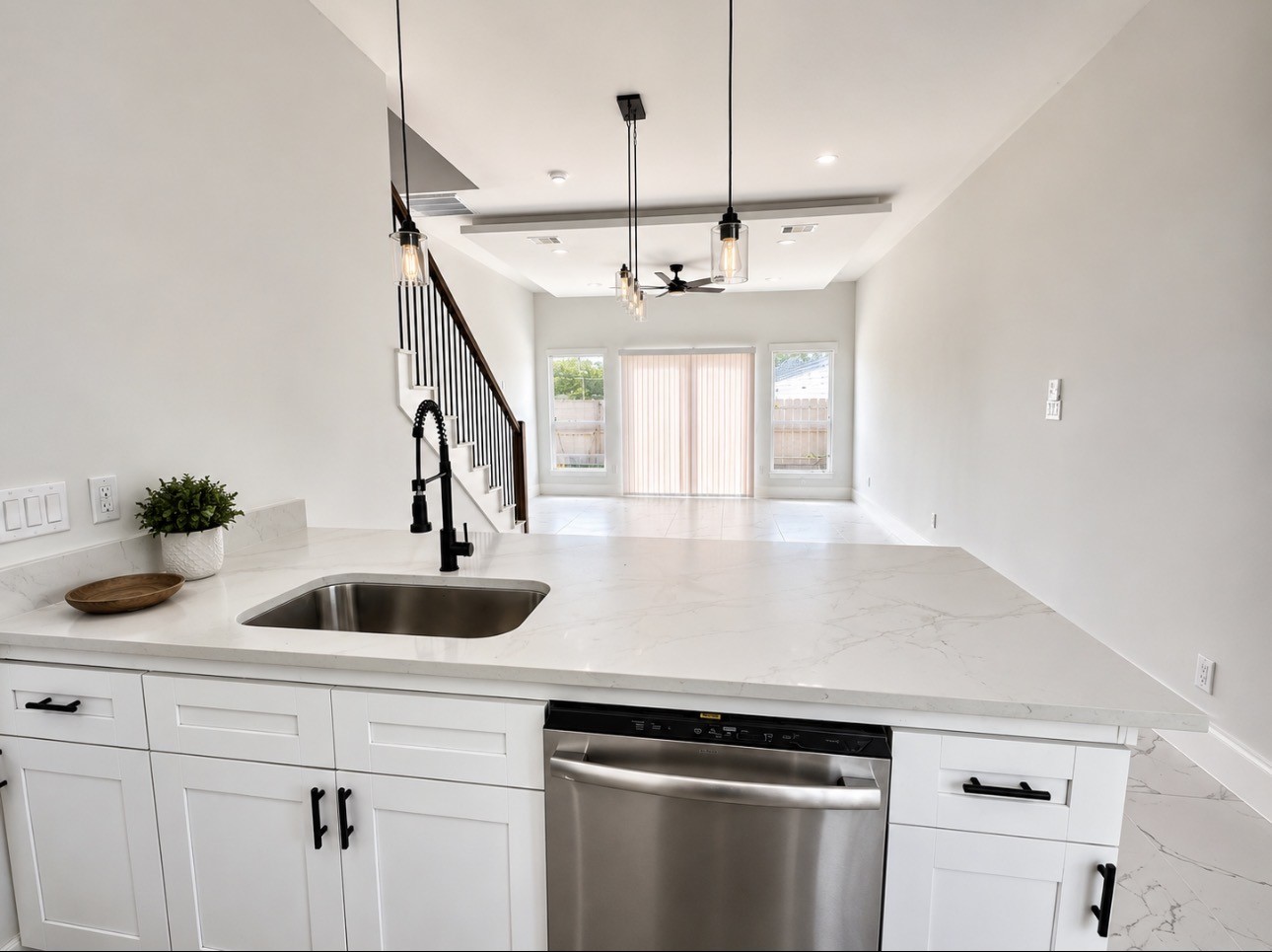 7938 Angus Street Houston, TX 77028 - Photo 9 of 18
