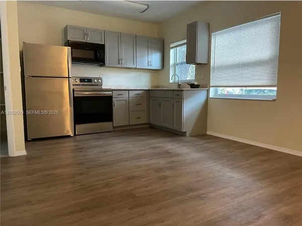 $1,600 | 1720 Pierce Street, Unit 1, Hollywood, FL 33020