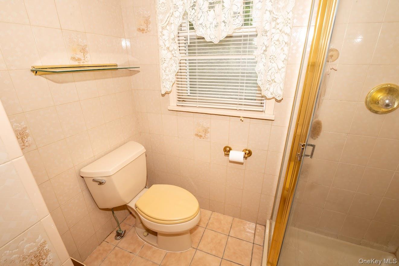 34 Remsen Avenue Valley Stream, NY 11580 - Photo 11 of 23