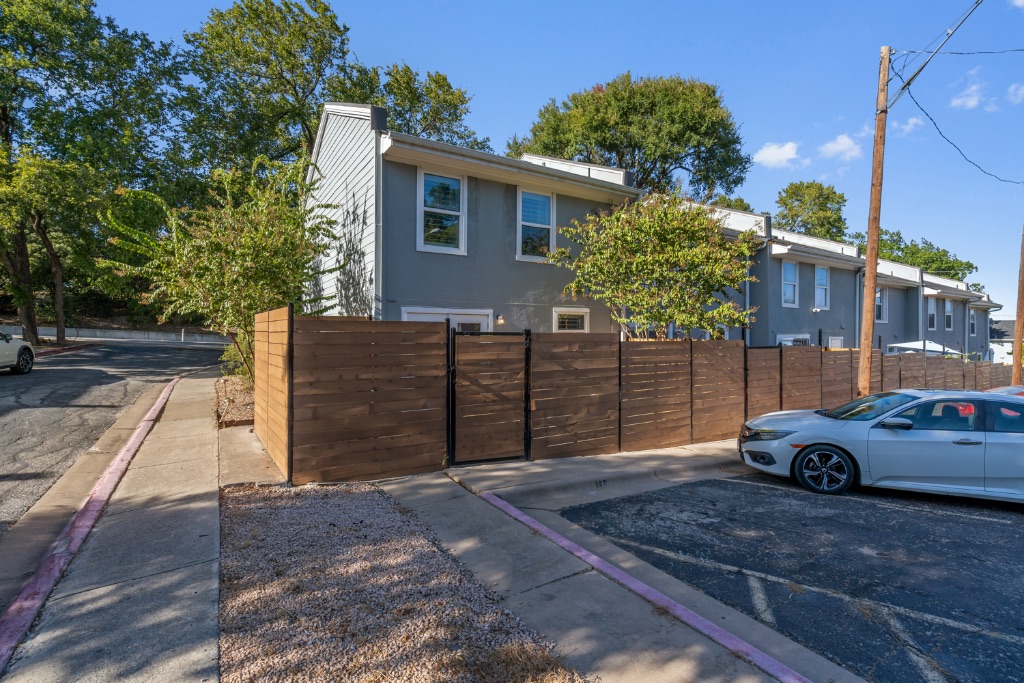 6211 Manor Road, Unit 107 Austin, TX 78723 - Photo 19 of 22