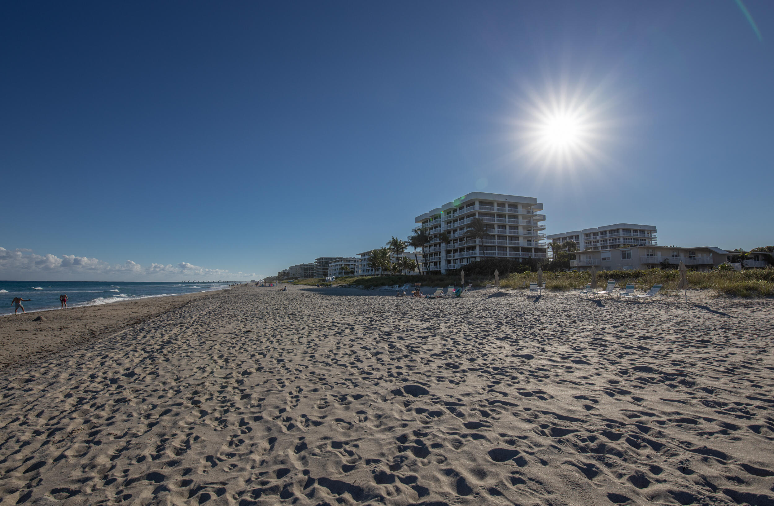 2565 South Ocean Boulevard, Unit 1040 (104) Palm Beach, FL 33480 - Photo 22 of 26 a view of a backyard of the house