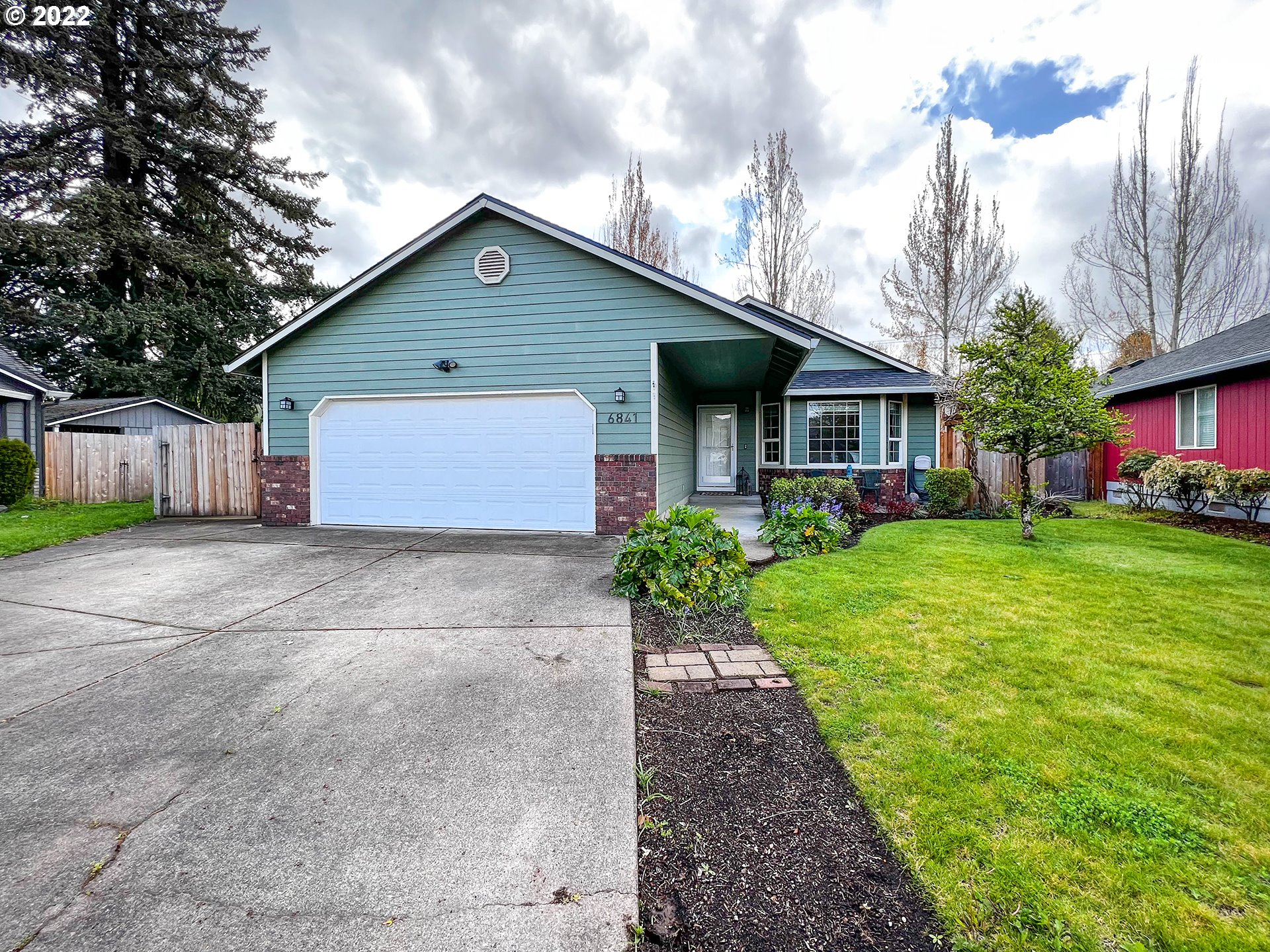 6841 Simeon Drive Springfield, OR 97478 - Photo 1 of 31 Gallery Image 1