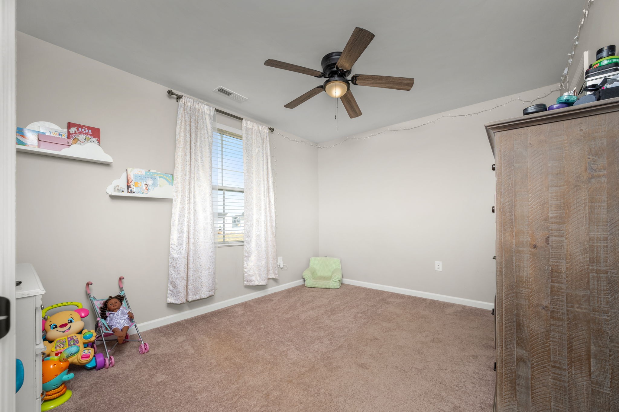 5571 Compass Way Christiana, TN 37037 - Photo 15 of 23 a view of a livingroom with toys