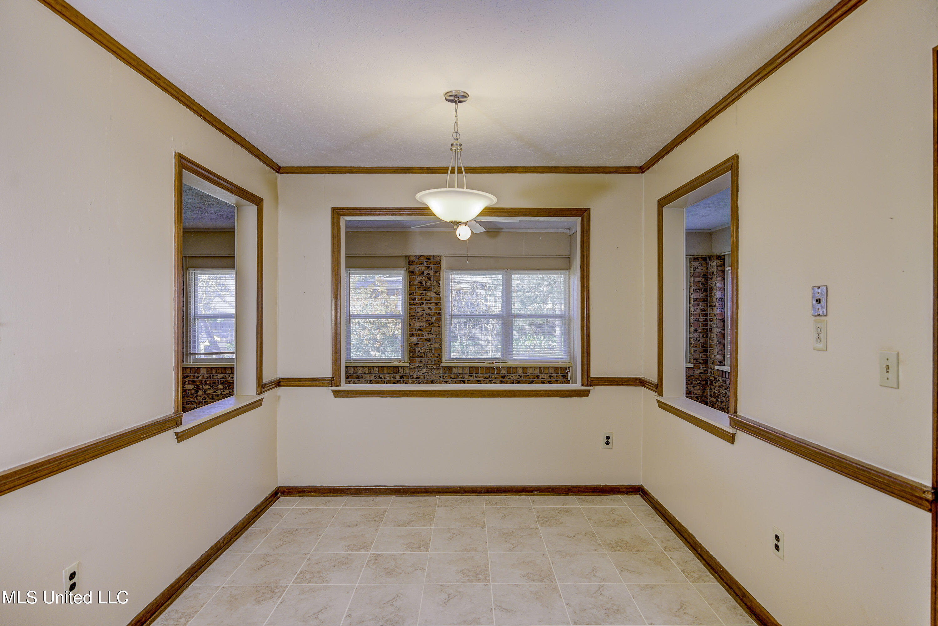115 Longmeadow Road Brandon, MS 39042 - Photo 15 of 42 Breakfast Nook 1