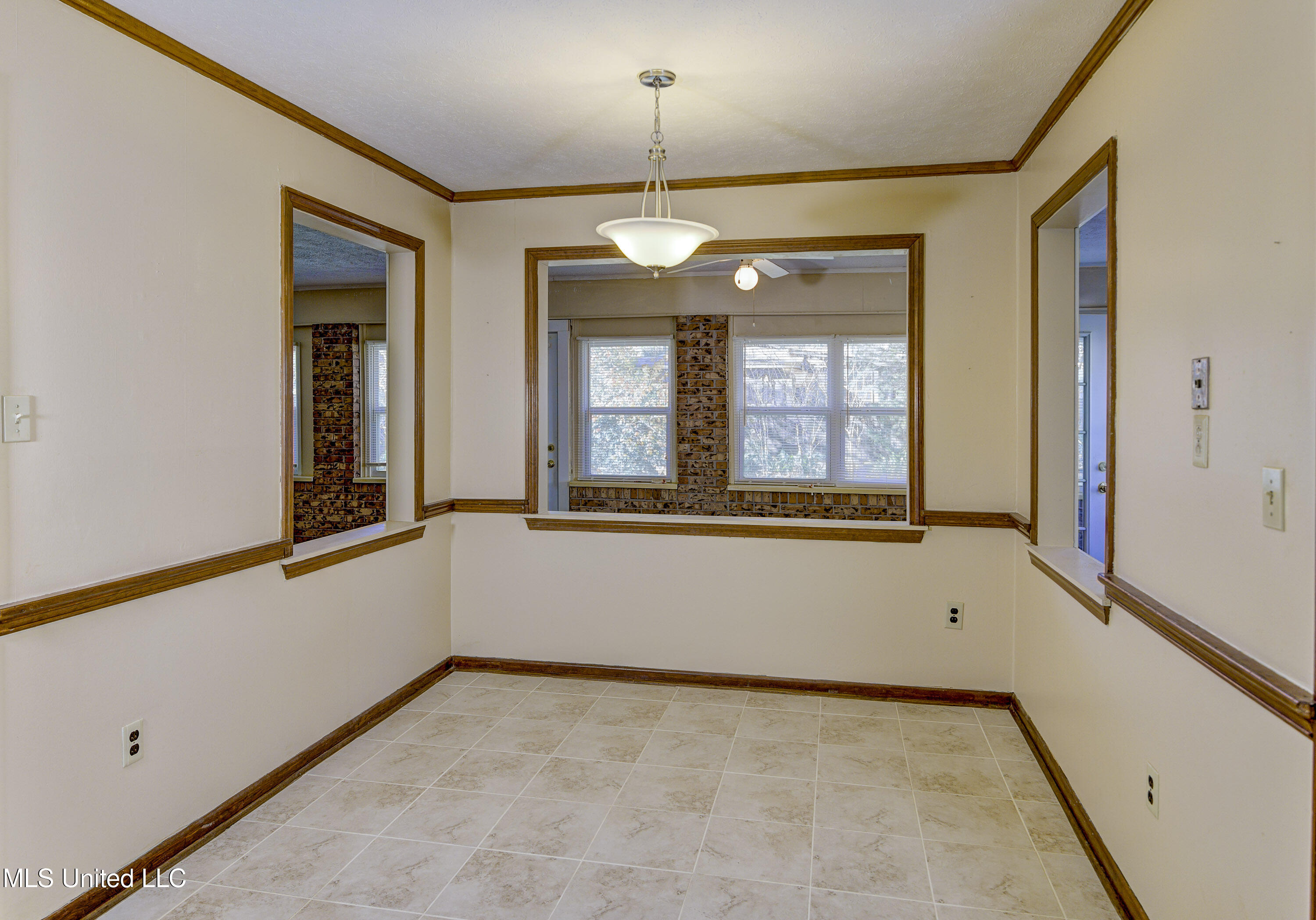 115 Longmeadow Road Brandon, MS 39042 - Photo 16 of 42 Breakfast Nook 2