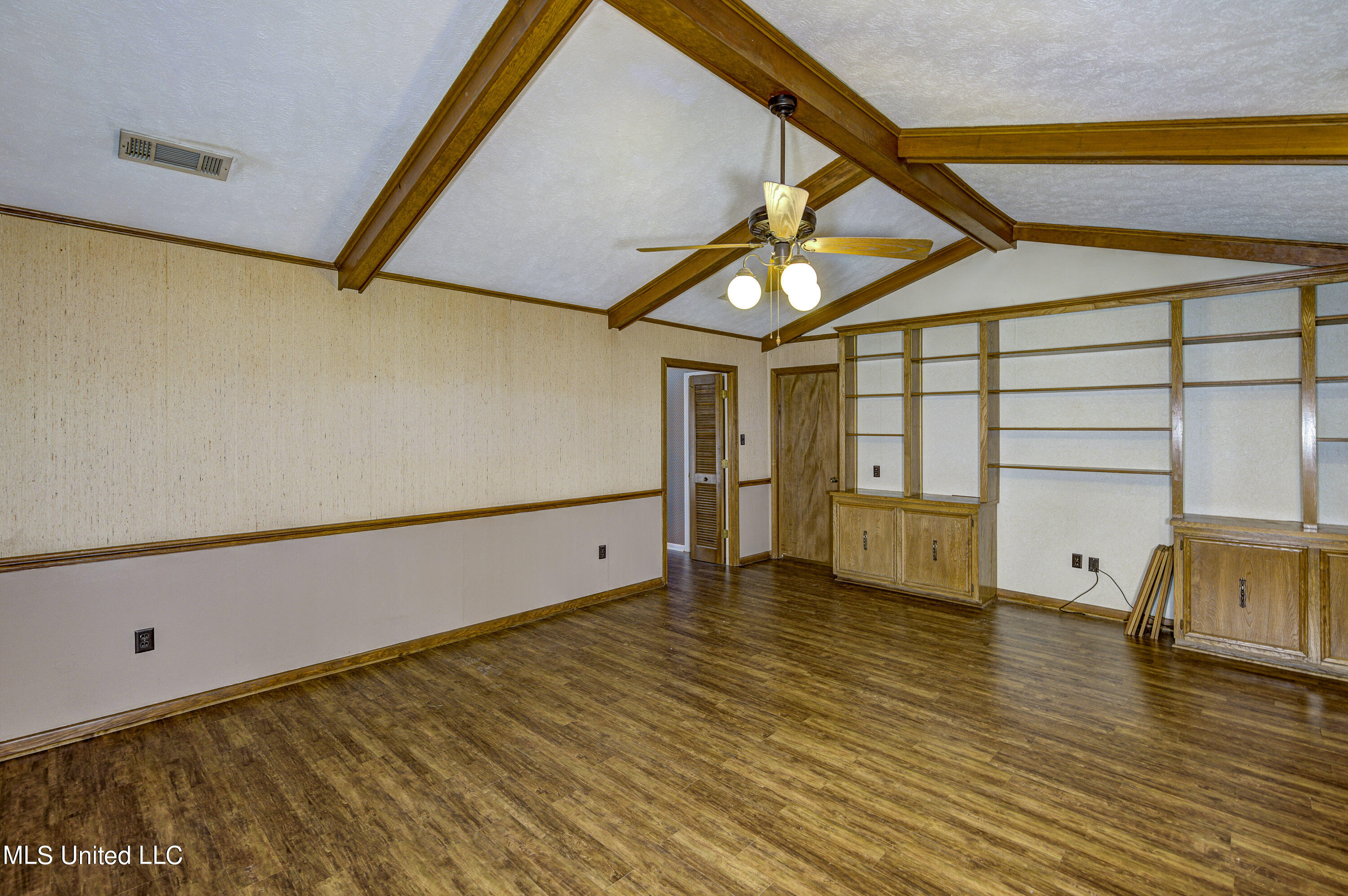 115 Longmeadow Road Brandon, MS 39042 - Photo 19 of 42 Great Room 4