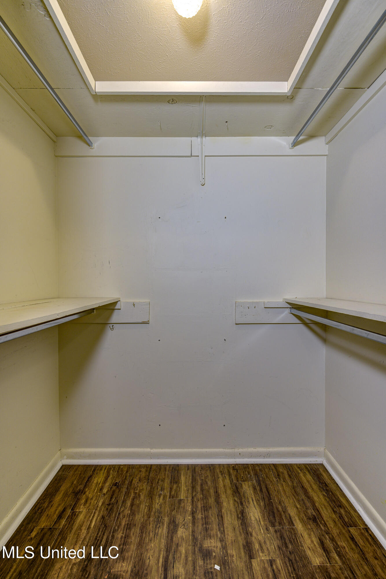 115 Longmeadow Road Brandon, MS 39042 - Photo 34 of 42 Primary Bedroom Walk-In Closet