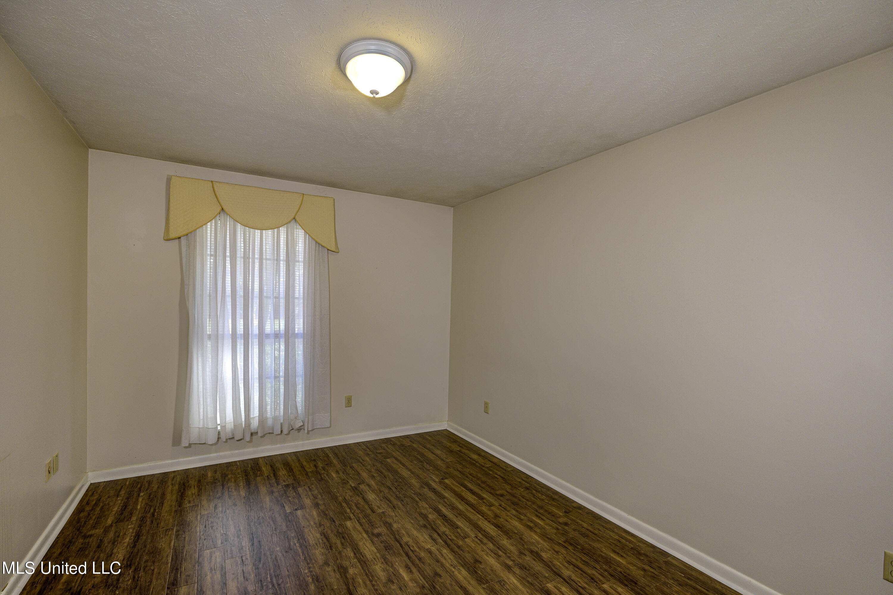 115 Longmeadow Road Brandon, MS 39042 - Photo 36 of 42 Third Bedroom