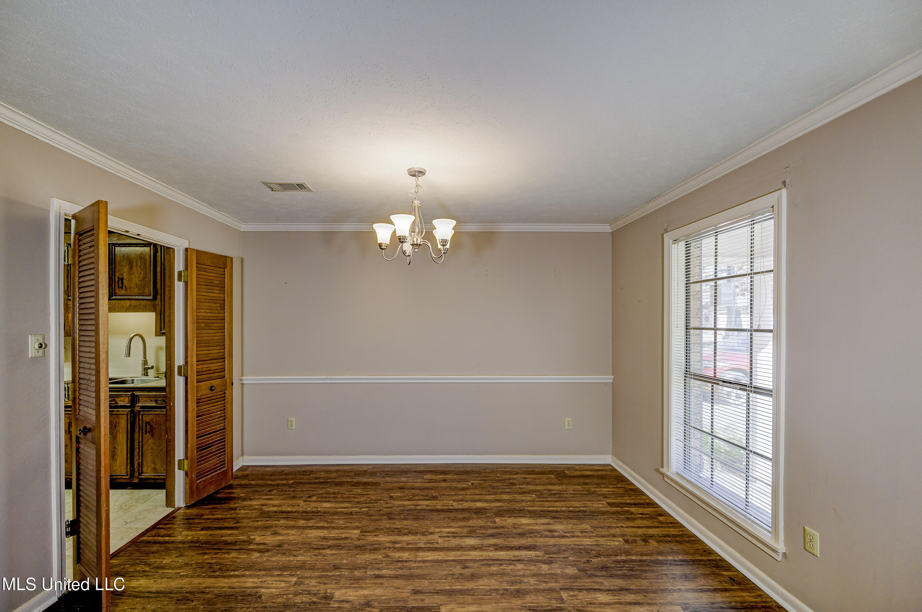 115 Longmeadow Road Brandon, MS 39042 - Photo 4 of 42 Dining Room