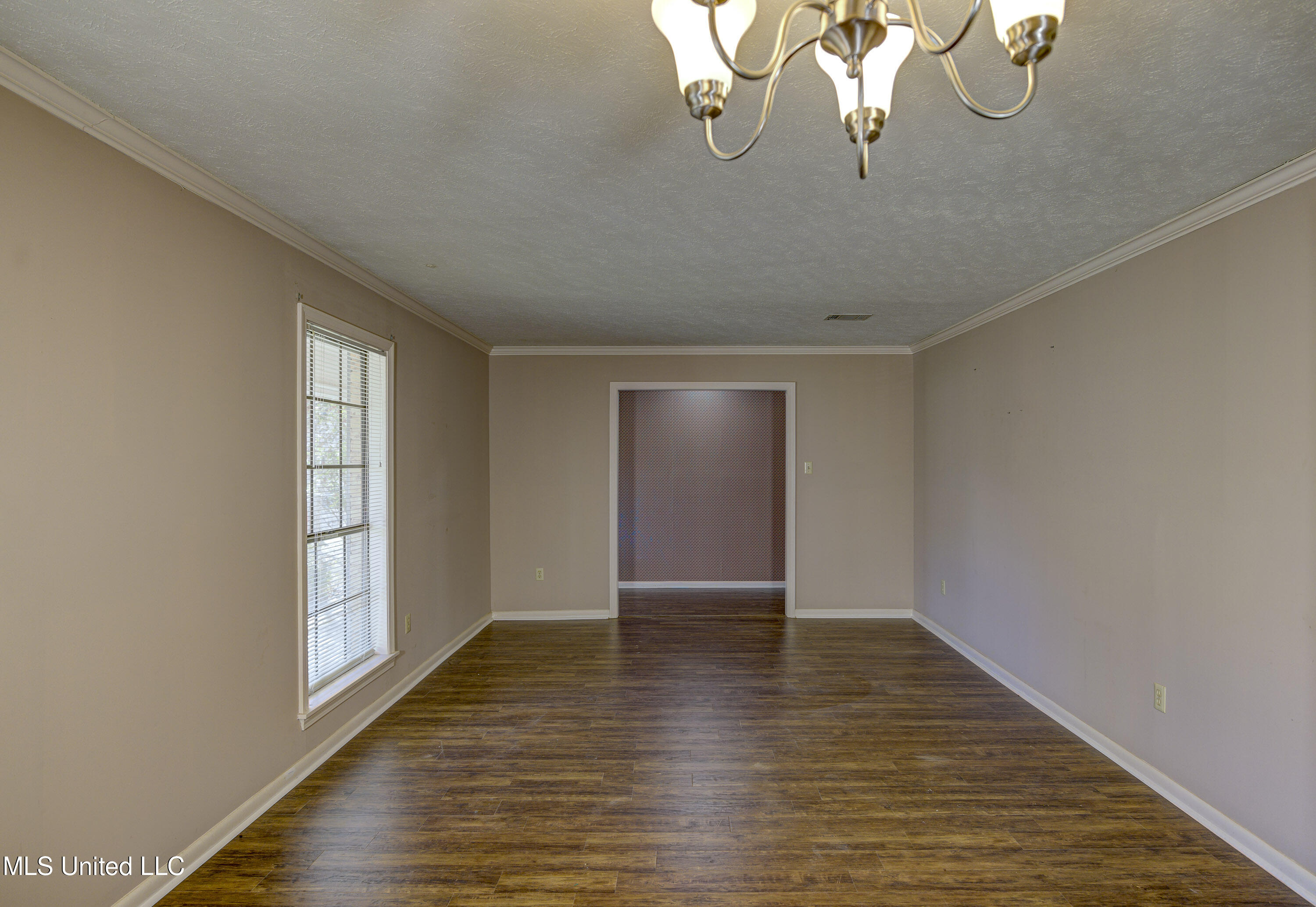 115 Longmeadow Road Brandon, MS 39042 - Photo 7 of 42 Living-Dining Room 4