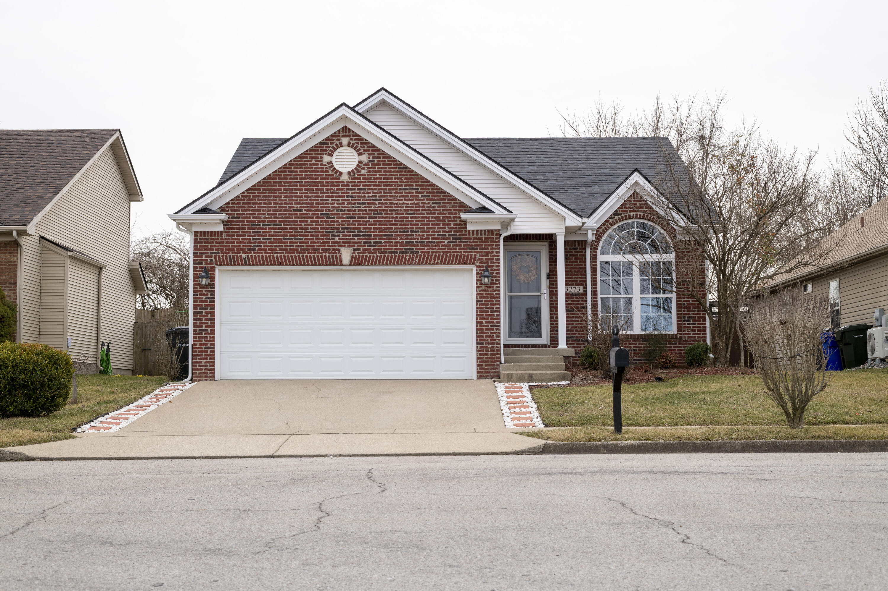 3273 Sandersville Road Lexington, KY 40511 - Photo 2 of 32 3273SandersvilleRd_48