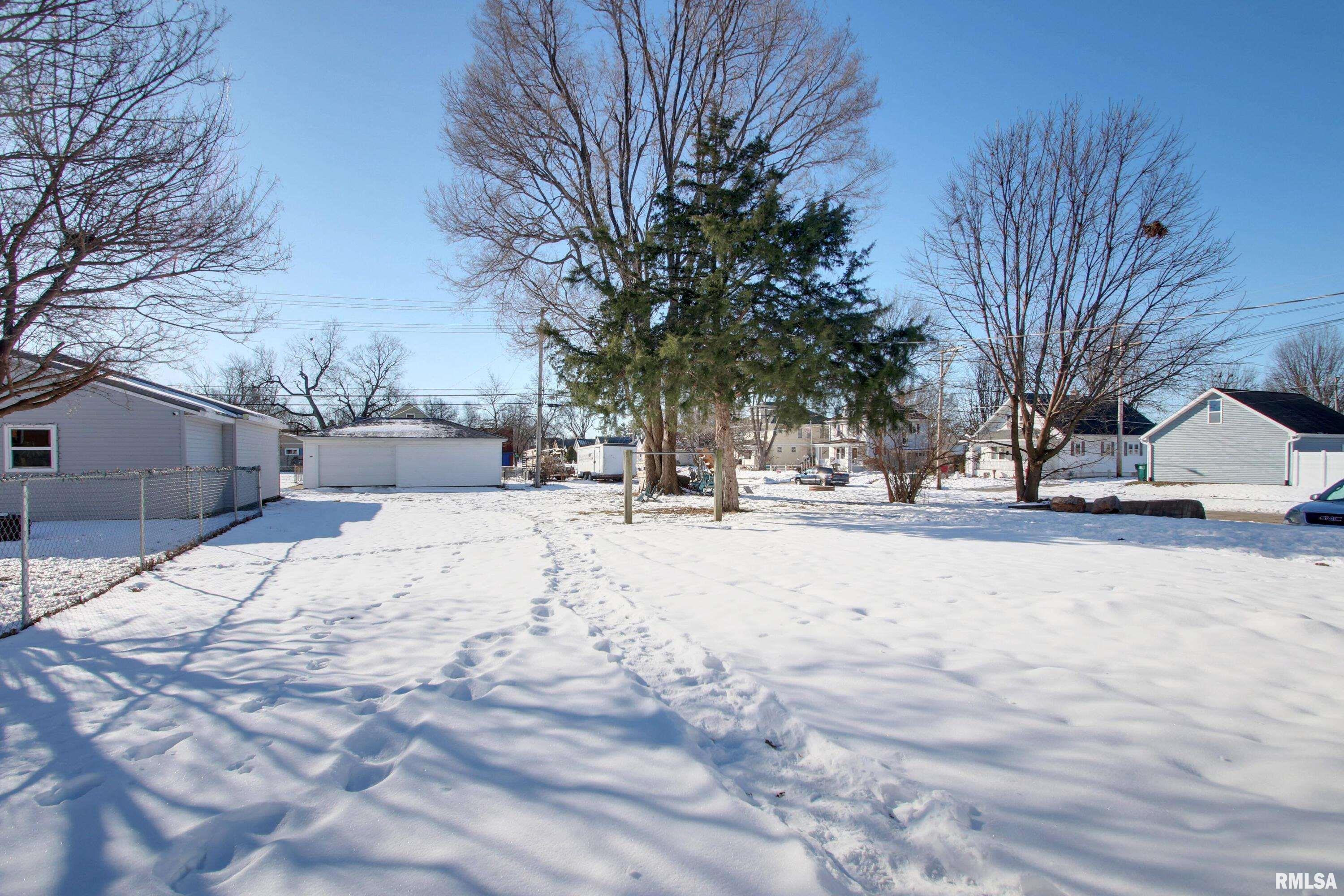 2208 State Street Quincy, IL 62301 - Photo 23 of 24 Gallery Image 23