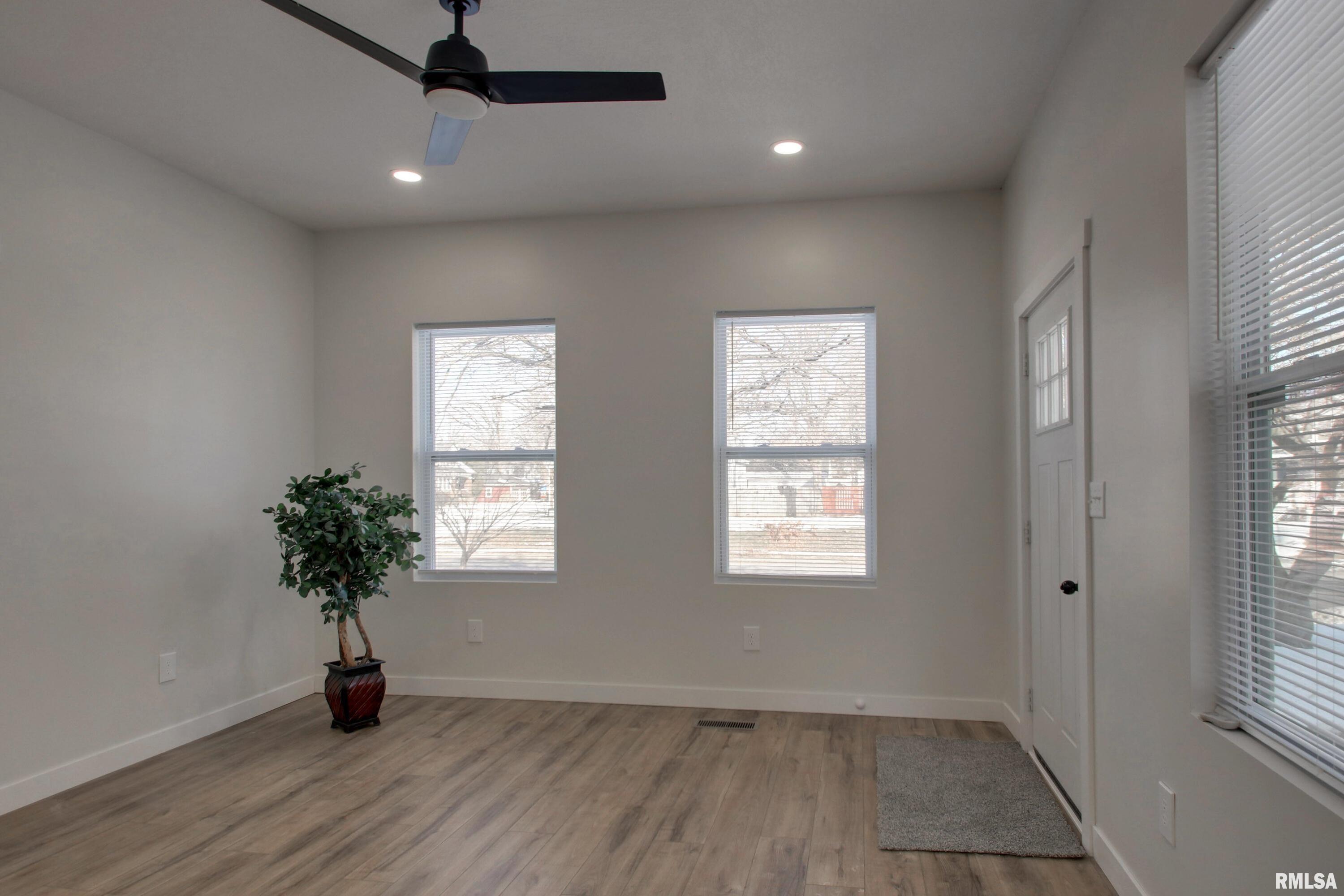 2208 State Street Quincy, IL 62301 - Photo 3 of 24 Gallery Image 3