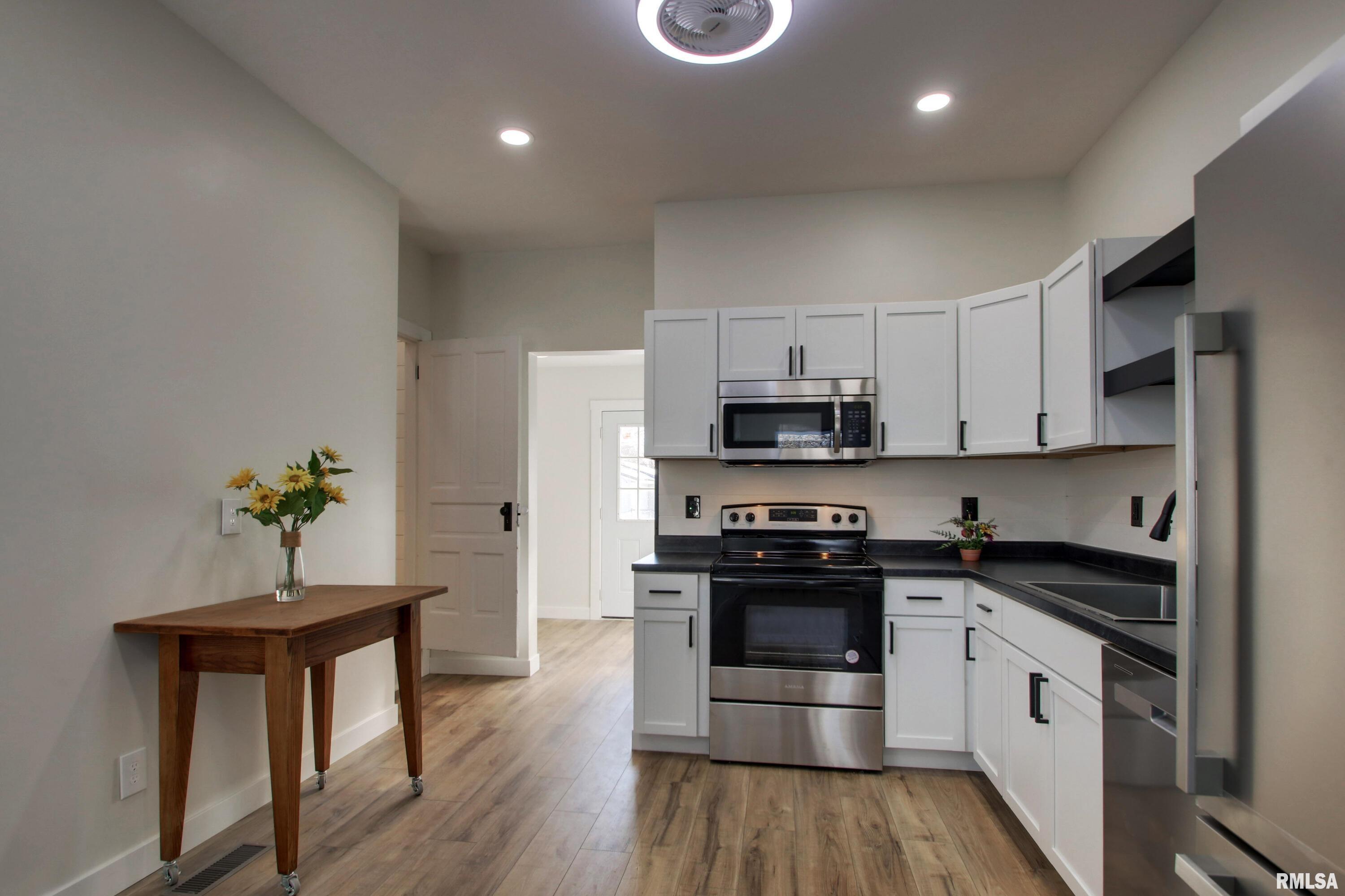 2208 State Street Quincy, IL 62301 - Photo 7 of 24 Gallery Image 7