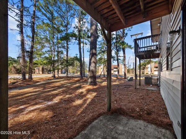 $950 | 110 Ravenwood Drive, Unit A, Jacksonville, NC 28546