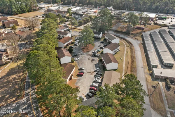 $950 | 110 Ravenwood Drive, Unit A, Jacksonville, NC 28546