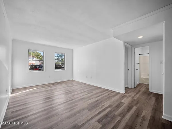 $950 | 110 Ravenwood Drive, Unit A, Jacksonville, NC 28546