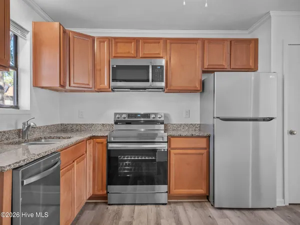 $950 | 110 Ravenwood Drive, Unit A, Jacksonville, NC 28546