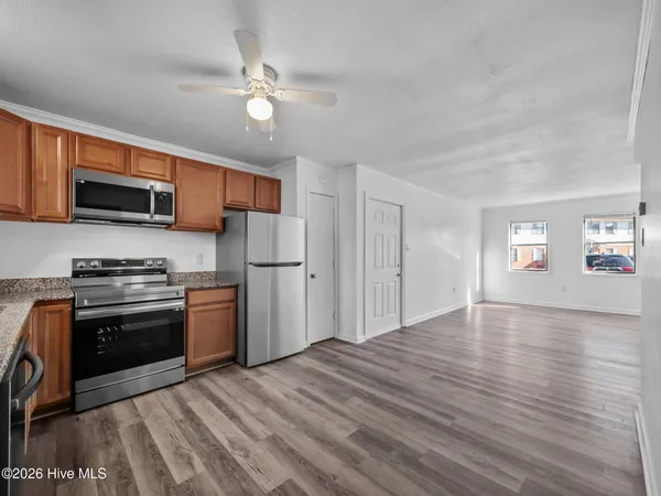 $950 | 110 Ravenwood Drive, Unit A, Jacksonville, NC 28546