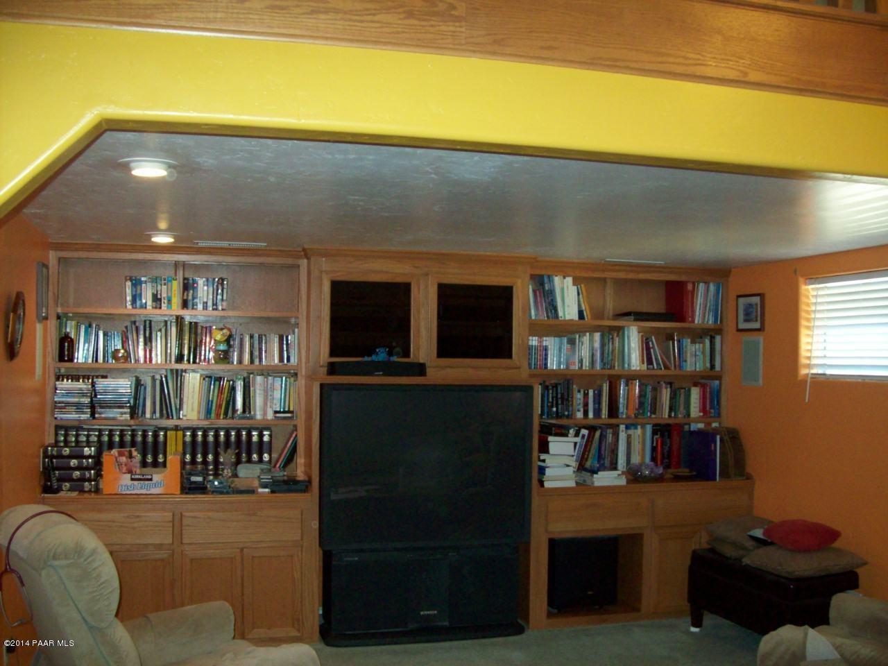 1800 West Big Sky Ranch Road Paulden, AZ 86334 - Photo 12 of 31 Additional view of den/family room